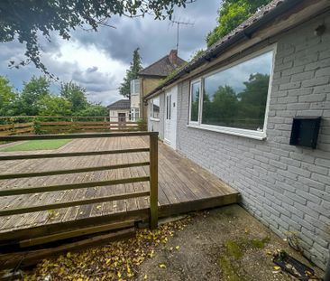 3 Bedroom Bungalow To Let - HP12 - Photo 2