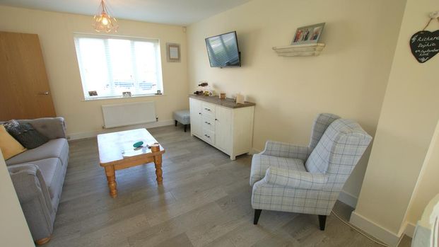 5 bedroom detached house to rent - Photo 1