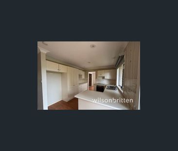 Spacious Family Home in a Peaceful Windermere Park Location - Photo 5