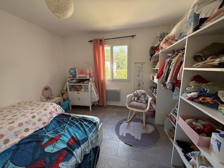 À louer – Villa T4 récente avec jardin – Lotissement Les Pragères à Brignoles - Photo 3