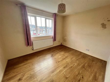 2 bedroom end of terrace house to rent - Photo 2