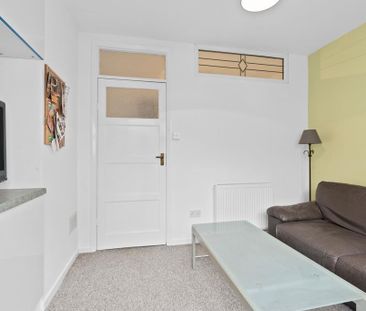 1 bedroom in a house share to rent - Photo 6