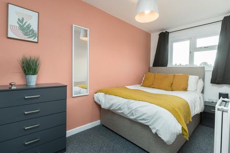 5 bedroom house of multiple occupation to rent - Photo 2