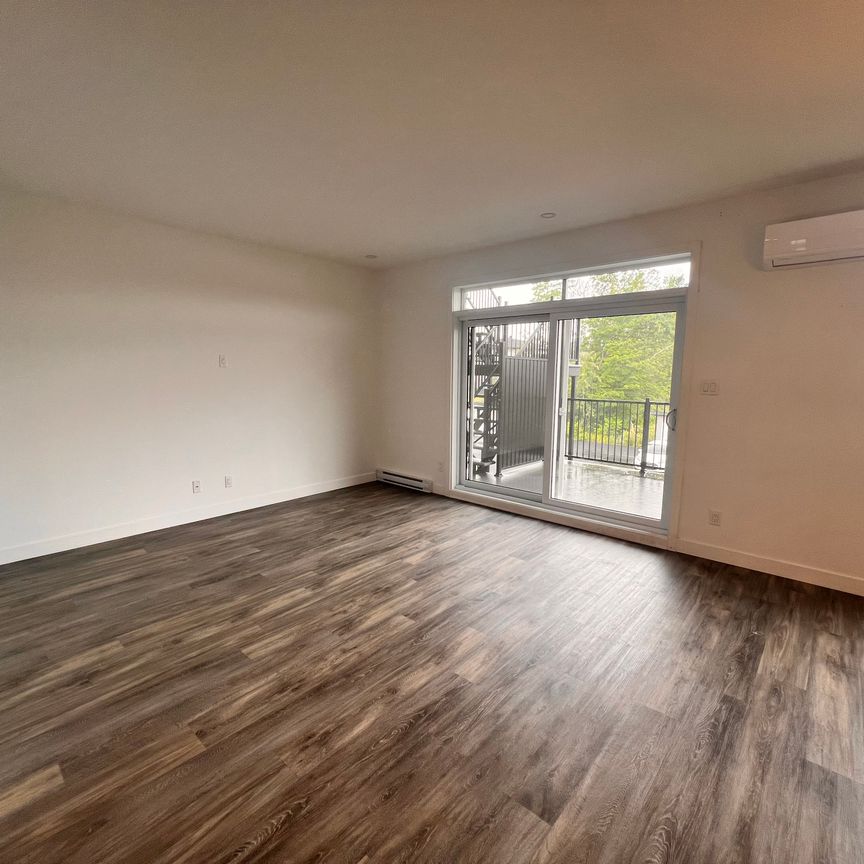 Appartement 4 ½ à louer à Farnham, 2 stationnements, Disponible maintenant - Photo 1