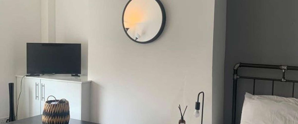 Buller Street Room 4 - Photo 1