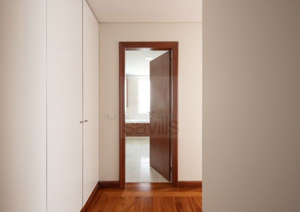 Apartamento T3+1 para arrendar em condomínio fechado na Foz
