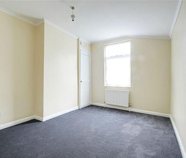 3 bedroom end of terrace house to rent - Photo 5