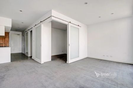 2 Bed, 1 Bath - Photo 4