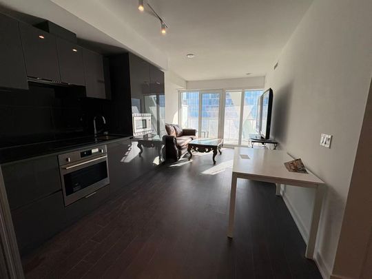 For Lease - 230 Simcoe Street Unit# 1917, Toronto, Ontario - Photo 1
