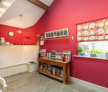 5 bedroom detached house to rent - Photo 3