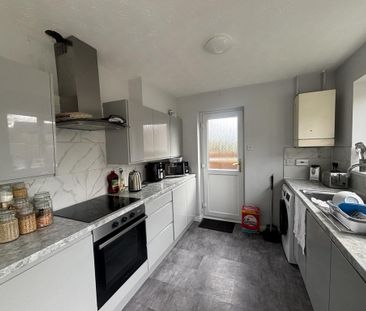 1 bedroom in a house share to rent - Photo 6