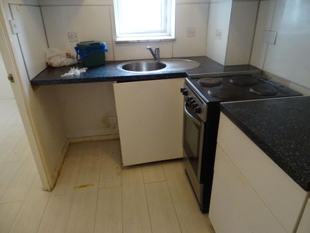 Studio to rent - Photo 5