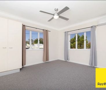 Full of Charm - In the Heart of Dutton Park - Photo 6
