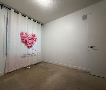 For Lease - 302 Clay Stones Street, Newmarket, Ontario - Photo 5