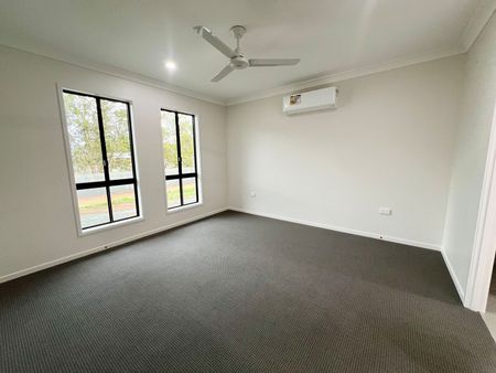 BRAND NEW EXECUTIVE HOME - Photo 4