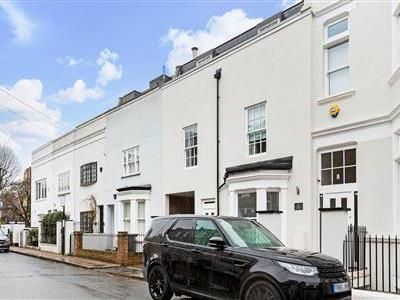 Vicarage Crescent, SW11 - Photo 2