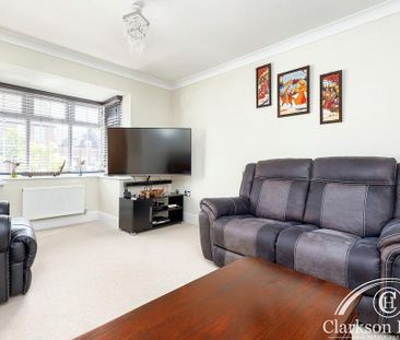 5 bedroom detached house to rent - Photo 2