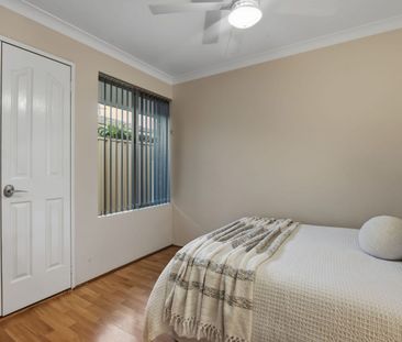 Family Living - Pool, Work Shop, Opposite Beautiful Park! - Photo 6