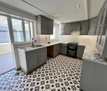 4 bedroom house to rent - Photo 3