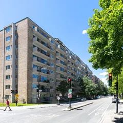 1 room apartment of 88m² in Montreal - Photo 2
