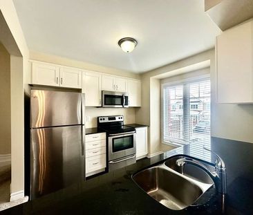 For Lease - 52 Astervale Street, Orleans - Cumberland and Area, Ont... - Photo 2