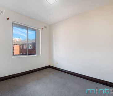 Spacious and well-maintained 2-bedroom unit in Roselands - Photo 2