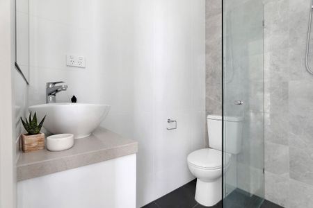 CONTEMPORARY COMFORT IN A COVETED BENTLEIGH POCKET - Photo 4