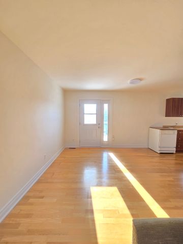 For Lease - 341 Queensville Side Road Unit# 2nd Floor, East Gwillimbury, Ontario - Photo 2