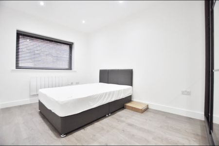 2 Bed Flat, Hackney Road, E2 - Photo 3