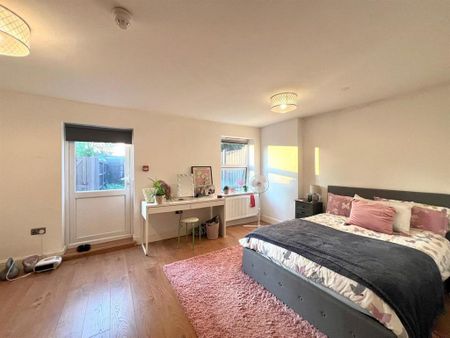 1 bedroom ground floor flat to rent - Photo 2