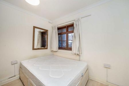 3 bedroom flat to rent - Photo 4