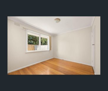 A Lifestyle Winner in Box Hill High Zone! - Photo 2