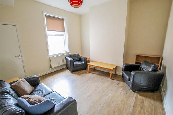 4 bedroom house to rent - Photo 1