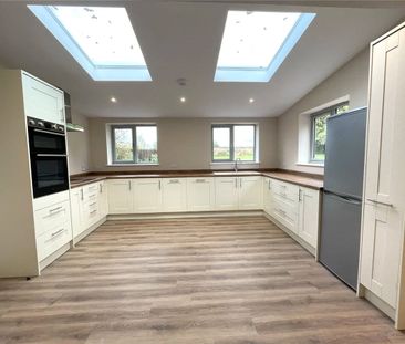 Extended 3/4 bedroom cottage in a semi rural setting with large gar... - Photo 6