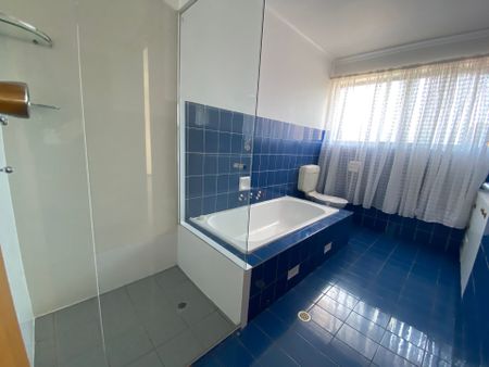 Great Location - Walking Distance to Tea Tree Plaza & Obahn - Photo 3