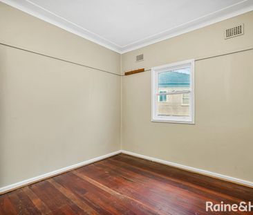 13 Blair Avenue, St Marys, NSW 2760 - Photo 4