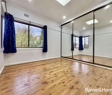 Charming Family Home - Photo 5