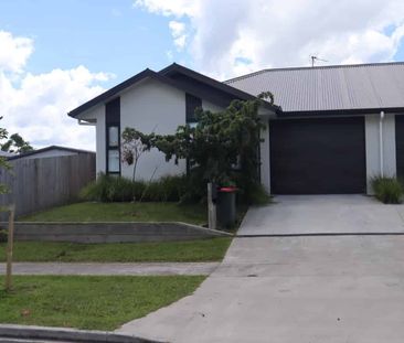 Tidy 2 Bedroom Townhouse - Photo 1