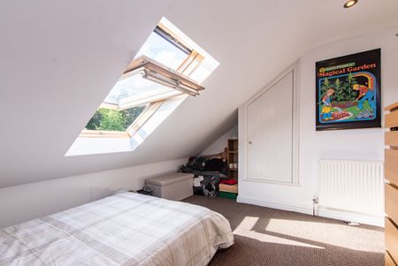 6 Bedroom Student Home! 162pppw 52 Weeks. All Bills included. No fees Room 3 - Photo 3