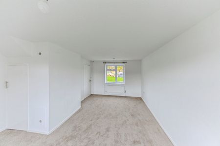 Maltby Close - Photo 2