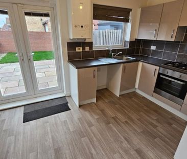 3 bed Semi-Detached - To Let - Photo 3