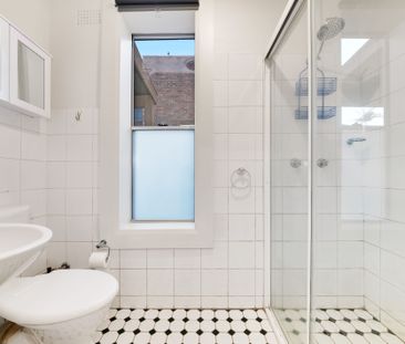 Well-positioned Studio Apartment - Unfurnished - Photo 3