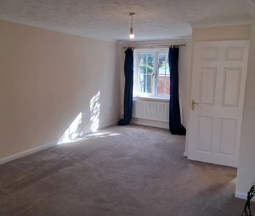 3 bedroom detached house to rent - Photo 5