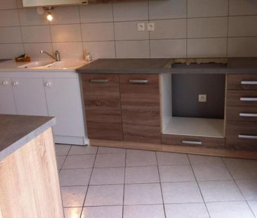 Location Appartement 3 pièces 71m² DECINES CHARPIEU 69150 - Photo 2