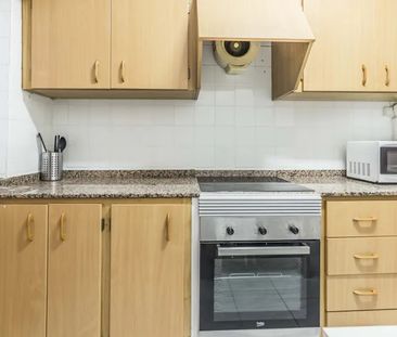 Carrer de Ramiro de Maeztu, Valencia, Valencian Community 46022 - Photo 4