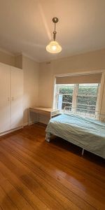 Ivanhoe - Photo 3