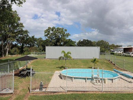 Stunning 3-Bedroom Queenslander With Pool - Photo 5
