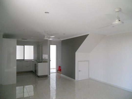Fully Air-Conditioned Modern Unit Awaits in Beaconsfield! - Photo 1