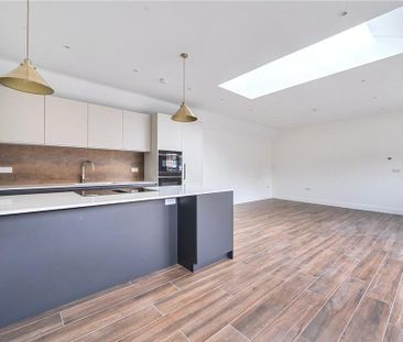 2 bedroom semi-detached house to rent - Photo 3