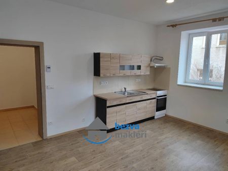 Pronájem bytu 1+kk 35 m2 - Photo 2